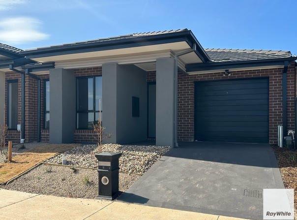 11 Hemingway Drive, Rockbank, Vic 3335