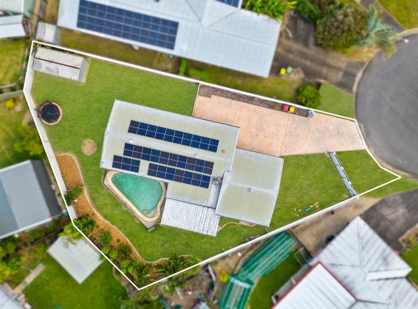 4 Lady Penrhyn Close, Bentley Park, Qld 4869