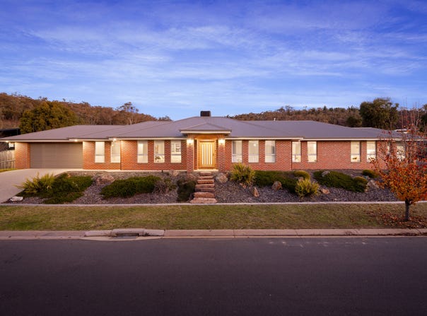 19 Baltimore Avenue, Hamilton Valley, NSW 2641