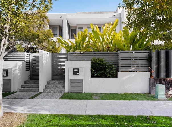 12 Evergreen View, Robina, Qld 4226