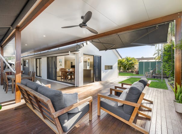 9 Wandoo Street, Minyama, Qld 4575