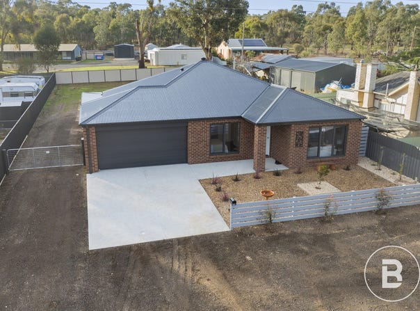 16 High Street, Avoca, Vic 3467