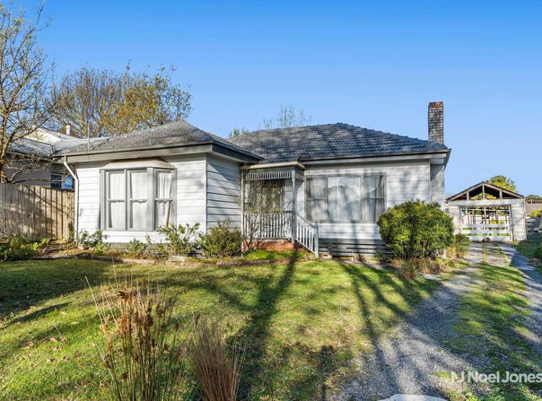 4 Robinson Street, Croydon, Vic 3136