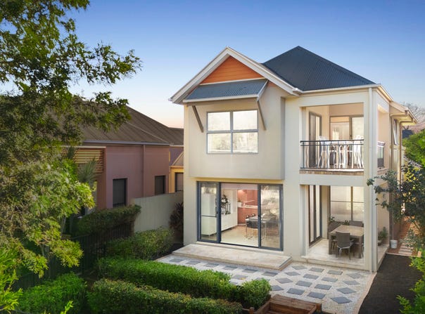 2011/1 The Vistas Drive, Carrara, Qld 4211