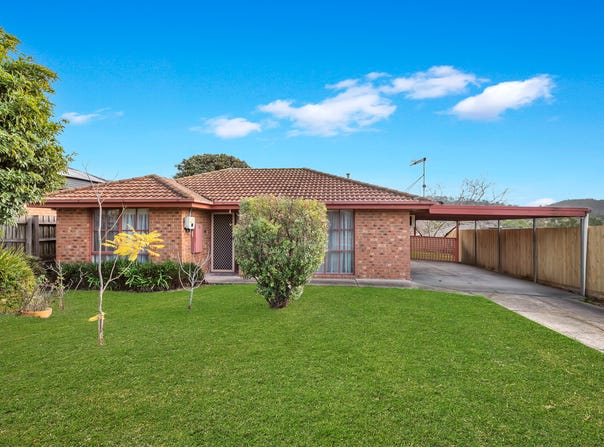135 Eagle Drive, Pakenham, Vic 3810