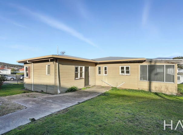28 Raminea Road, Lindisfarne, Tas 7015