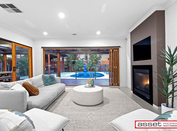 30 McCallum Drive, Cranbourne East, Vic 3977