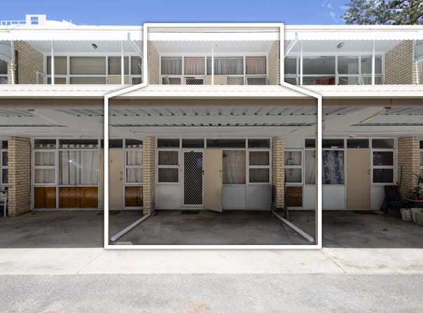 4/81 Frank Street, Labrador, Qld 4215