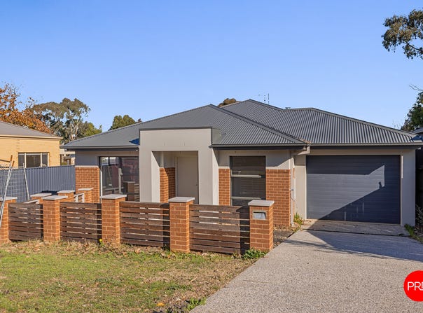 1/2 Prendergast Street, Castlemaine, Vic 3450
