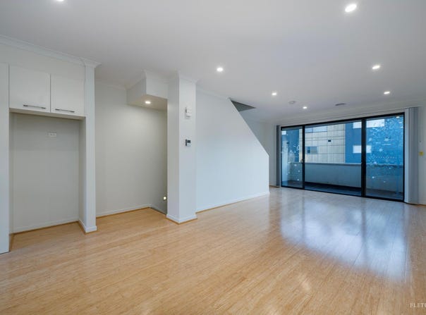 4 Aviary Grove, Thornbury, Vic 3071