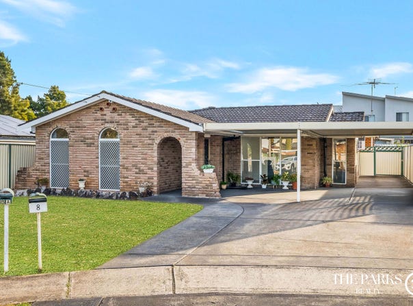 8 and 8a Hope Crescent, Bossley Park, NSW 2176