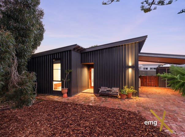8 DADLEY STREET, Hamilton Hill, WA 6163