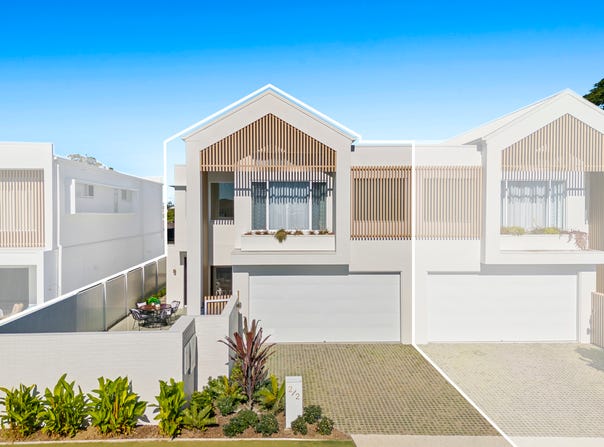 2/2 Saxonvale Terrace, Mermaid Waters, Qld 4218