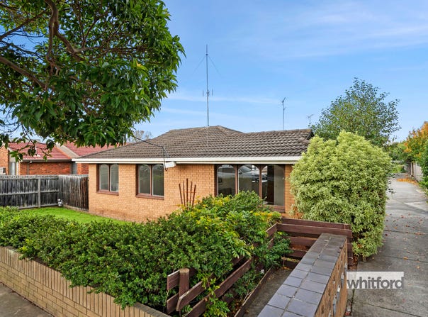 1/349 Pakington Street, Newtown, Vic 3220