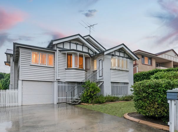 15 Burlington Street, Holland Park, Qld 4121