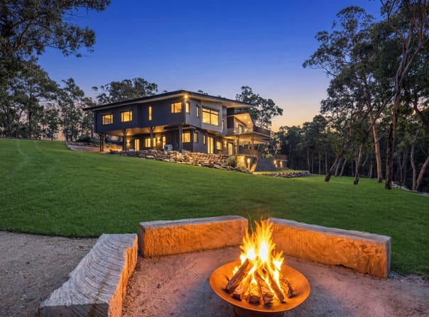 818 Sackville Ferry Road, Sackville North, NSW 2756