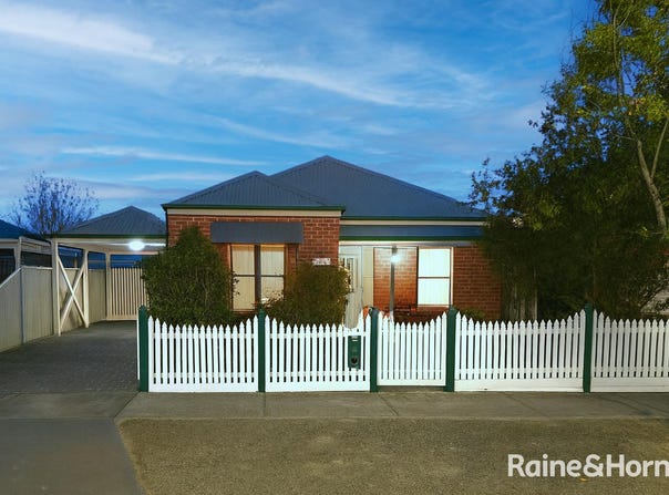 20 Holmes Way, Caroline Springs, Vic 3023