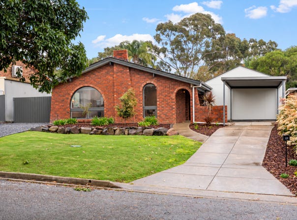 17 Flinders Avenue, Fairview Park, SA 5126
