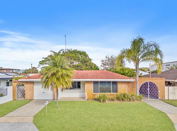 16 Mokera Avenue, Palm Beach, Qld 4221