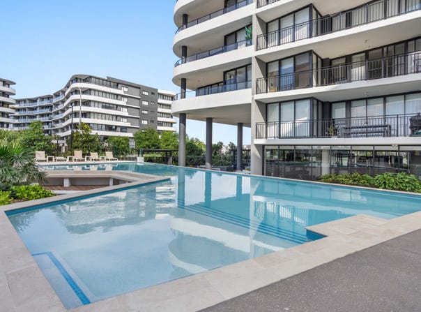 1813/6-8 Sickle Avenue, Hope Island, Qld 4212