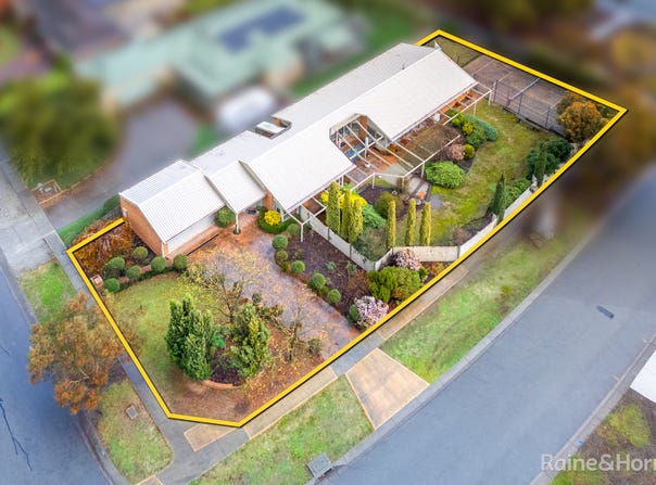 33 Wattle Drive, Sunbury, Vic 3429