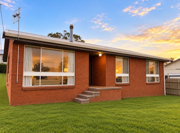 5 Ross Ave, Currie, Tas 7256