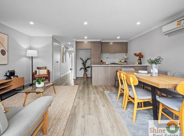 8 Hare Mews, Cranbourne East, Vic 3977