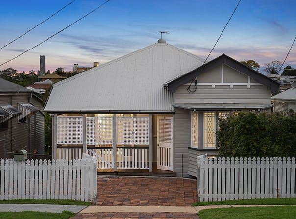 8 Fairleigh Street, Windsor, Qld 4030