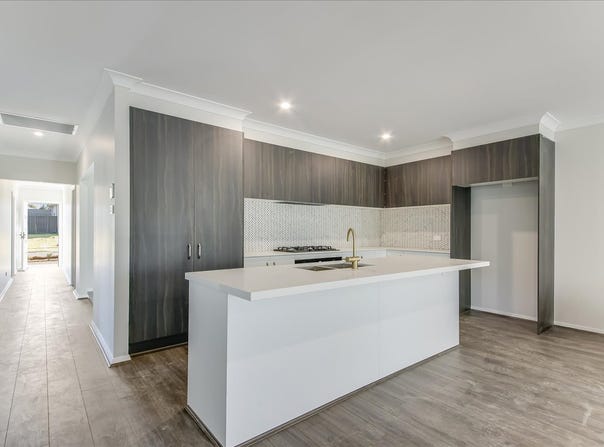 41 Burton Drive, Tahmoor, NSW 2573