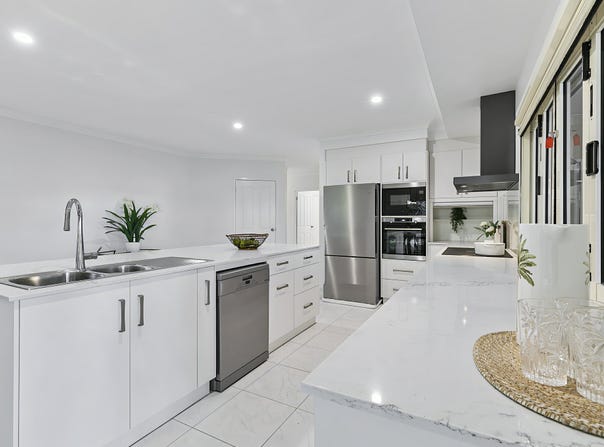 1 Whitehaven Court, Clifton Beach, Qld 4879