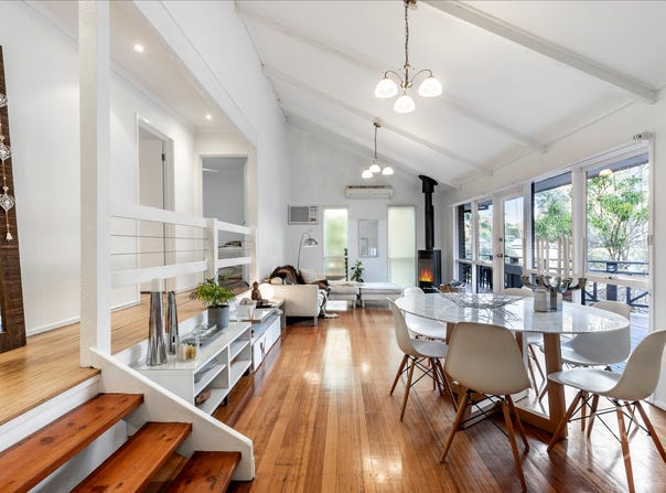 17 Wattletree Road, Hurstbridge, Vic 3099