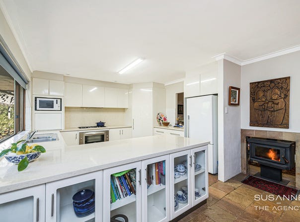 18 Pindari Road, Lesmurdie, WA 6076