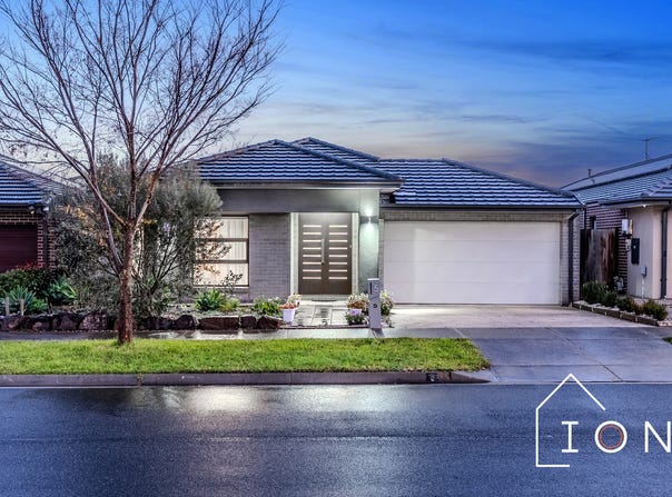 5 Gilcambon Way, Clyde North, Vic 3978
