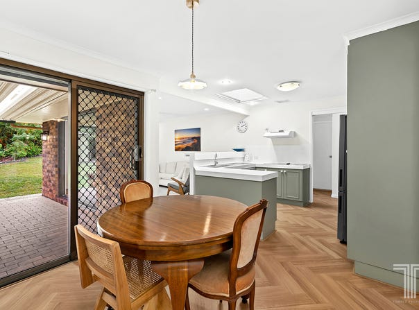 27 Donnington Street, Carindale, Qld 4152