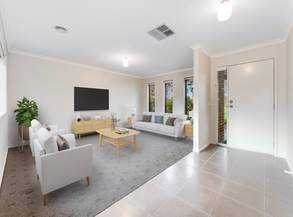 8 Nokota Lane, Clyde North, Vic 3978