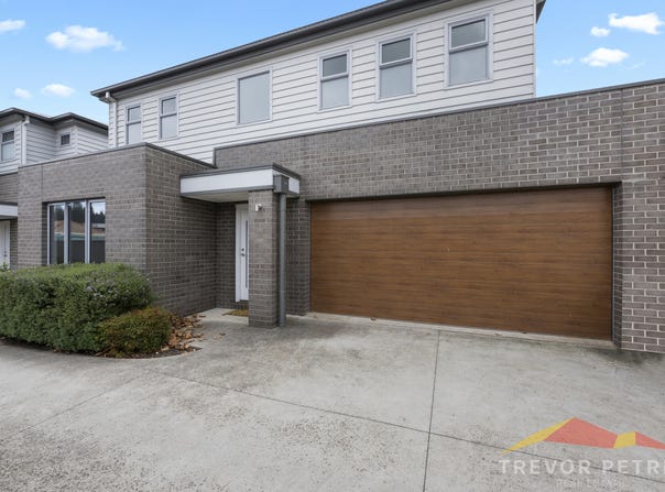 2/513 Howitt Street, Soldiers Hill, Vic 3350