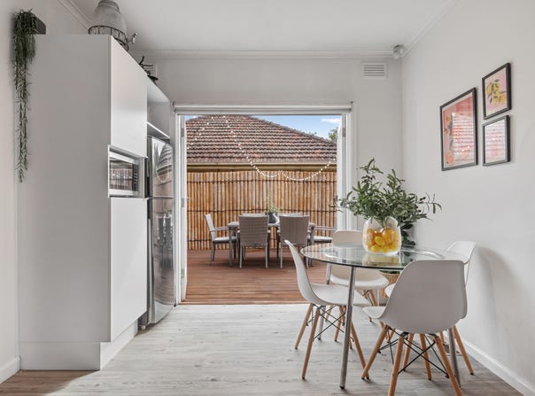 1/377 Springvale Road, Forest Hill, Vic 3131