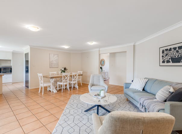 19 Chelwyn Street, Middle Ridge, Qld 4350