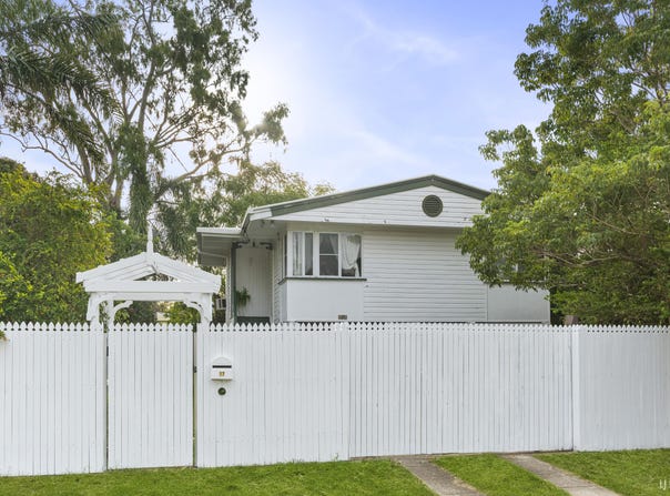 17 Arila Street, Cranbrook, Qld 4814