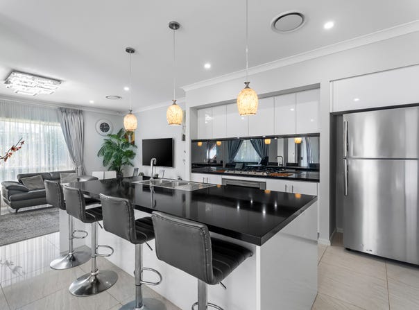 127 Greenwood Parkway, Jordan Springs, NSW 2747