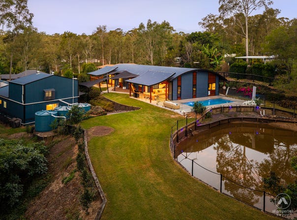 298-300 Bamboo Drive, Woodhill, Qld 4285