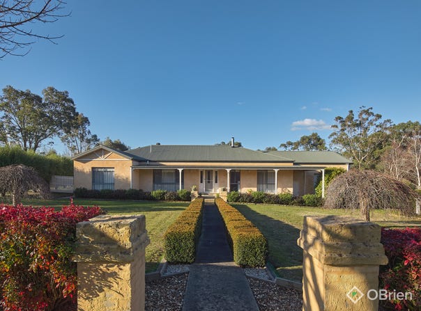 4 Nottingham Court, Drouin, Vic 3818