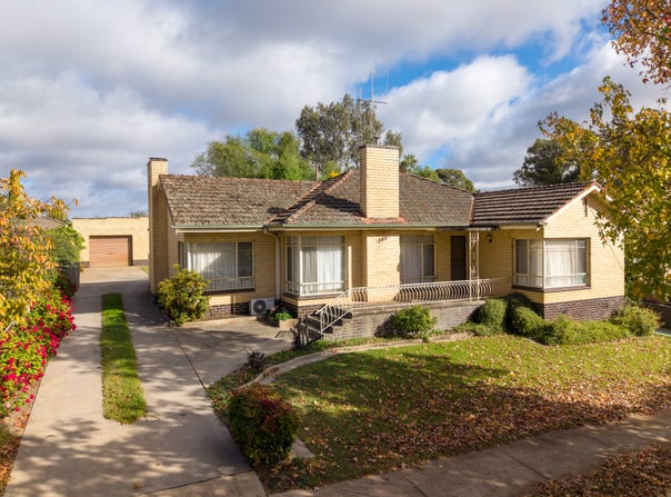 105 Eaglehawk Road, Long Gully, Vic 3550