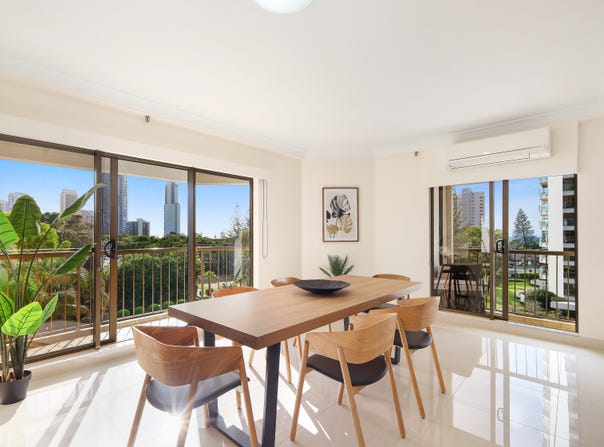 21/8 Admiralty Drive, Paradise Waters, Qld 4217