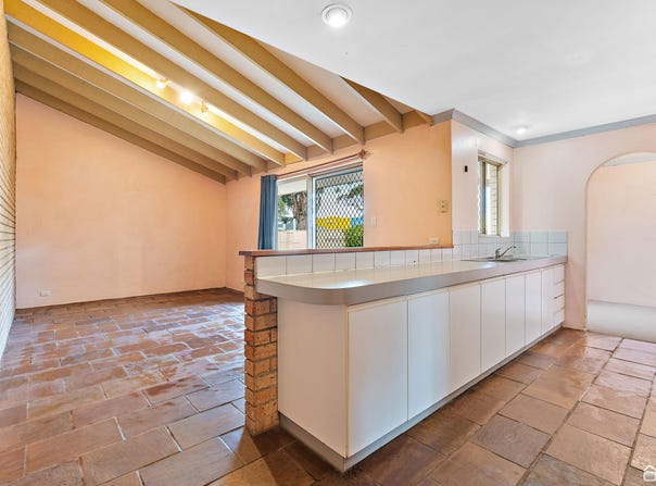 28 Lemon Grove, Seville Grove, WA 6112