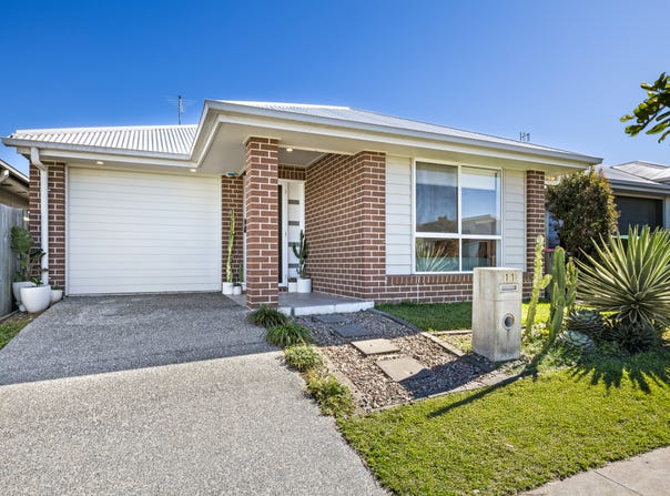 11 Fiona Street, Nirimba, Qld 4551