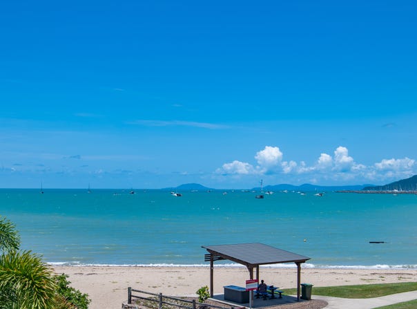 12/36 Coral Esplanade, Cannonvale, Qld 4802