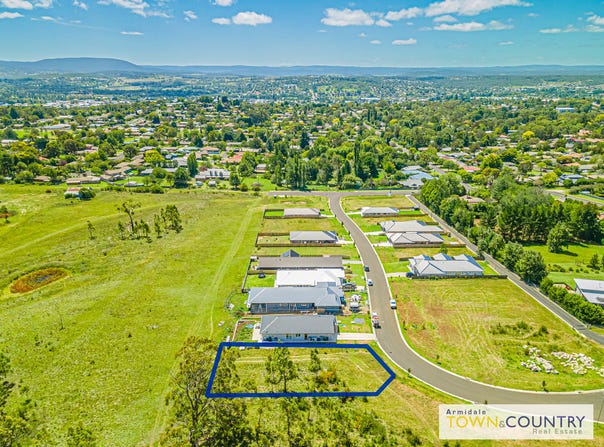 22 Melba Place, Armidale, NSW 2350