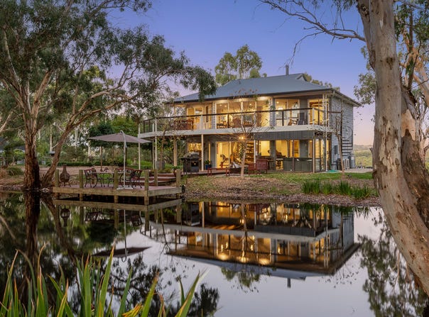 Oakwood Park, 118 Shillabeer Road, Oakbank, SA 5243