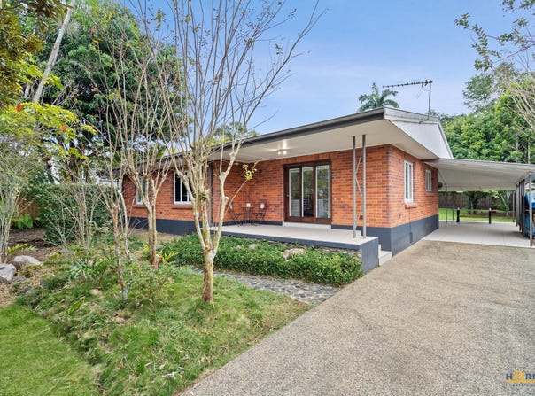 204 Woodward Street, Whitfield, Qld 4870